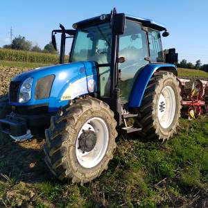 Traktor NEW HOLLAND T5050--100 ks