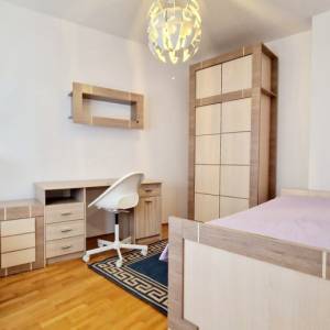 TREŠNJEVKA, NOVA CESTA, PREKRASAN 4-SOBAN STAN 106 m2 + GARAŽA