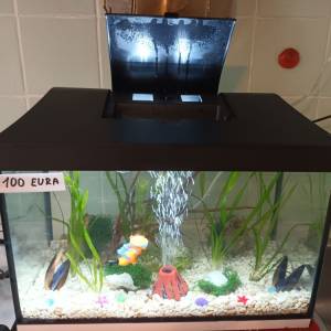 Akvarij 80 litara sa poklopcem i svijetlom