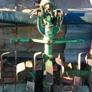 Freza za zemlju, masivna malo korištena, 100 cm,  veliki noževi .