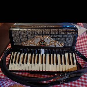 Harmonika 120 bass, 4-glasna