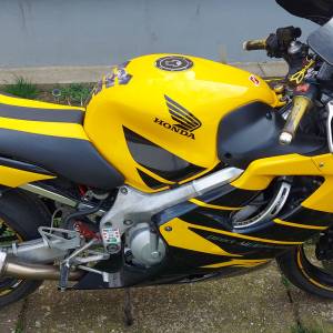 Honda cbr 600f4