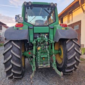 JOHN DEERE