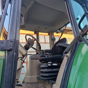 JOHN DEERE
