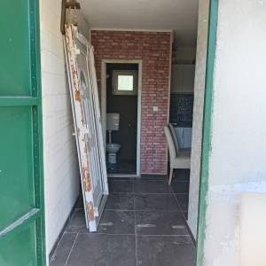 Kaštel Štafilić, 39m2 kuća, 3 pomoćna objekta, 1650m2 poljoprivrednog
