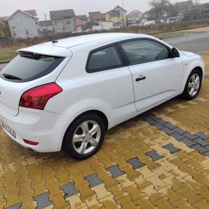 Kia Pro ceed 1.4..samo 100000km..reg do 11/26..alu tempomat..HR auto