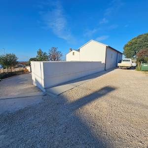 Kuća za najam za 52 radnika, Kaštelir, Istra