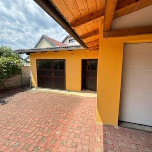 LASINJA - CENTAR, kuća katnica, dupla garaža, parcela 1.000m2