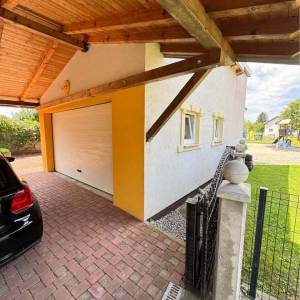 LASINJA - CENTAR, kuća katnica, dupla garaža, parcela 1.000m2