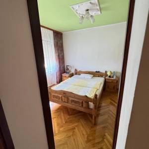 LASINJA - CENTAR, kuća katnica, dupla garaža, parcela 1.000m2