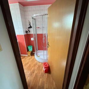 LASINJA - CENTAR, kuća katnica, dupla garaža, parcela 1.000m2