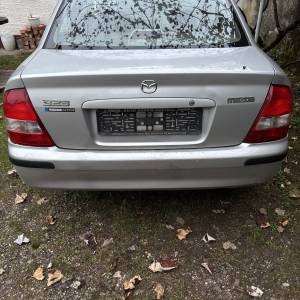 Mazda 323 sedam