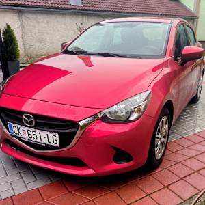 Mazda2  reg godinu dana parking senzori bez ulaganja