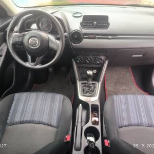 Mazda2  reg godinu dana parking senzori bez ulaganja