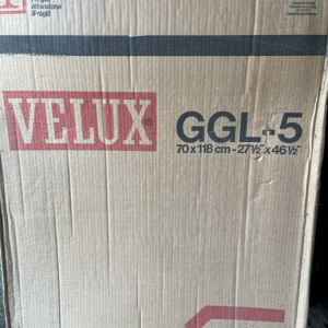 Novi Velux prozori 2 komada plus opšavi
