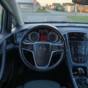 Opel Astra J 1.7 96kw