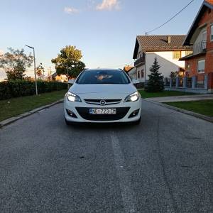 Opel Astra J 1.7 96kw