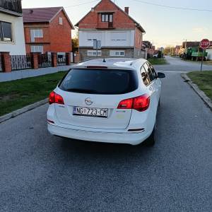 Opel Astra J 1.7 96kw