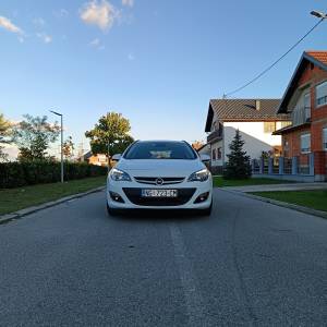 Opel Astra J 1.7 96kw
