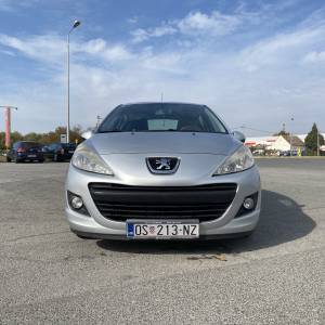 Peugeot 207 1,4, 2011 benzin