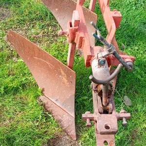 Plug za Tomo Vinković 418 - 523 Dvije brazde, crtalo  Sačuvan, malo ko