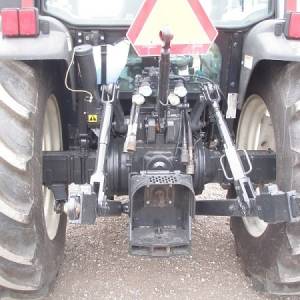 poljoprivredni traktor 2008 NEW HOLLAND T4030 MFWD