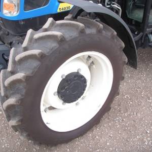 poljoprivredni traktor 2008 NEW HOLLAND T4030 MFWD