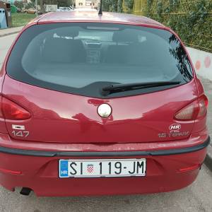 Prodaje se Alfa Romeo