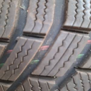 Prodajem 4 zimske Continental gume 225/50 R 17