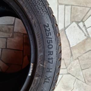 Prodajem 4 zimske Continental gume 225/50 R 17