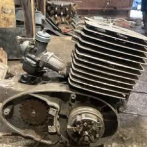 prodajem mašinu 250 ccm za mz (TS) i (ES ) i jednu u djelovima