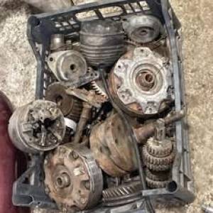 prodajem mašinu 250 ccm za mz (TS) i (ES ) i jednu u djelovima