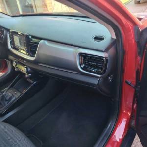 Prodajem navedeni auto Kia Stonic