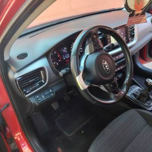 Prodajem navedeni auto Kia Stonic