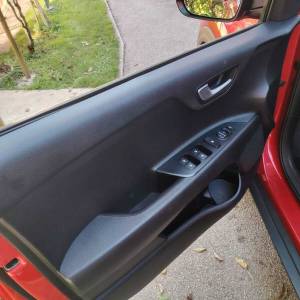 Prodajem navedeni auto Kia Stonic