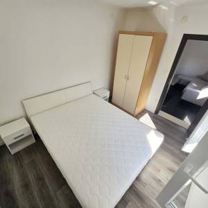 Prodajem stan s dvije spavaće sobe, Sinj, Glavice, 57.00 m2