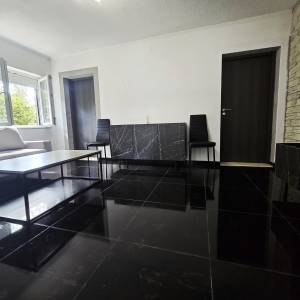 Prodajem stan s dvije spavaće sobe, Sinj, Glavice, 57.00 m2
