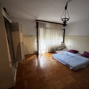 SESVETE - KUĆA S DVORIŠTEM I GARAŽOM - NIJE FIKSNA CIJENA!