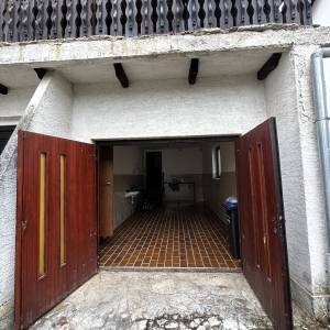 SESVETE - KUĆA S DVORIŠTEM I GARAŽOM - NIJE FIKSNA CIJENA!