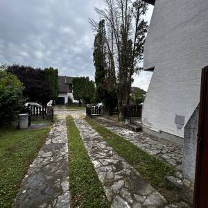 SESVETE - KUĆA S DVORIŠTEM I GARAŽOM - NIJE FIKSNA CIJENA!
