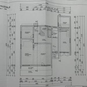 SESVETE - KUĆA S DVORIŠTEM I GARAŽOM - NIJE FIKSNA CIJENA!