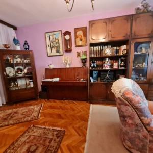 SREBRNJAK - KUĆA ZA RENOVIRANJE ILI RUŠENJE- PARCELA 556M2 (prodaja)