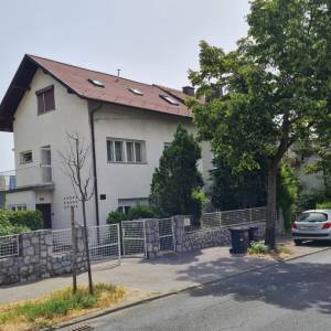 SREBRNJAK - KUĆA ZA RENOVIRANJE ILI RUŠENJE- PARCELA 556M2 (prodaja)