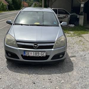 Stariji auti vozno ili  dijelovi