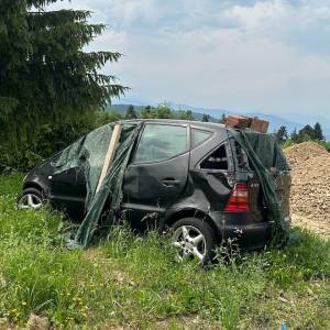 Stariji auti vozno ili  dijelovi