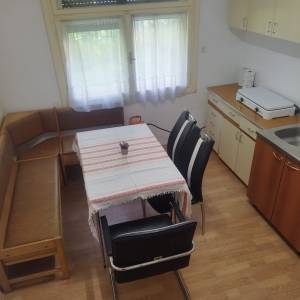Stubičke Toplice - samostojeća kuća 6 soba, 2 kuhinje, 2 kupaonice