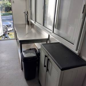 UGOSTITELJSKA FAST FOOD PRIKOLICA