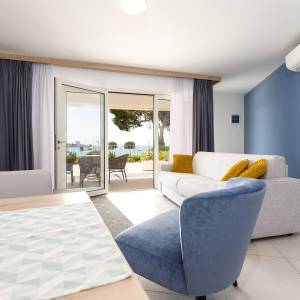UMAG prvi red more! 25m promenada/bazen/recepcija/Lux!