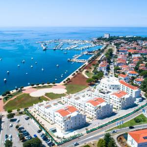 UMAG prvi red more! 25m promenada/bazen/recepcija/Lux!