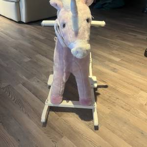 Unicorn za ljuljanje - rozi